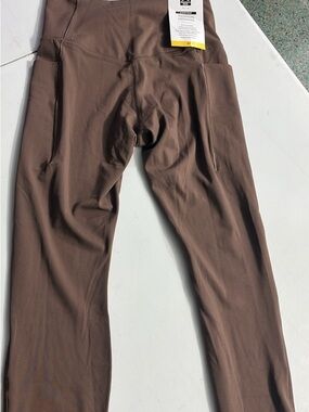 High-Waist Brown Active Leggings with Side Pockets
